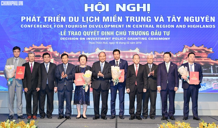 Thủ tướng: Không thể hời hợt, bán rẻ giá trị văn hóa du lịch Việt Nam ảnh 4