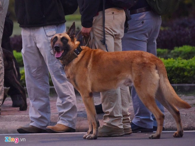 An ninh thắt chặt ở sân bay Nội Bài đón Tổng thống Donald Trump ảnh 4