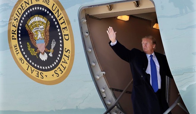 Tổng thống Mỹ Donald Trump lên chuyên cơ Air Force One tới Việt Nam ảnh 2