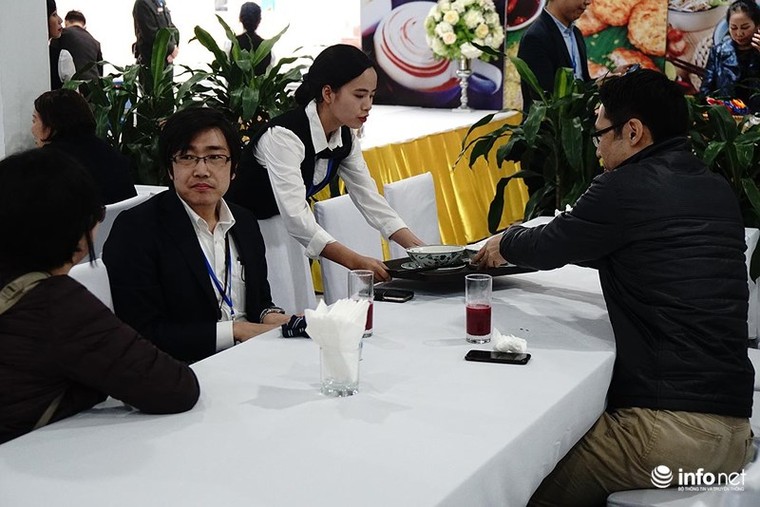 Thực đơn hấp dẫn phục vụ phóng viên tại Hội nghị thượng đỉnh Mỹ -Triều ảnh 10