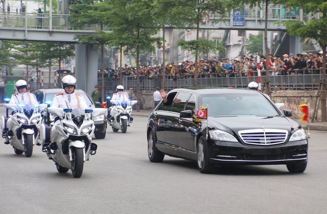 Những hình ảnh ấn tượng trong chuyến thăm Việt Nam của Chủ tịch Kim Jong-un ảnh 7