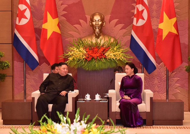 Những hình ảnh ấn tượng trong chuyến thăm Việt Nam của Chủ tịch Kim Jong-un ảnh 4