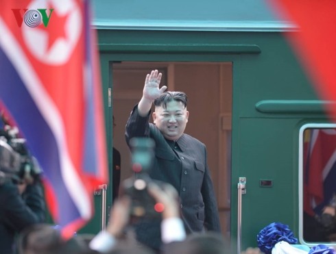 Những hình ảnh ấn tượng trong chuyến thăm Việt Nam của Chủ tịch Kim Jong-un ảnh 9