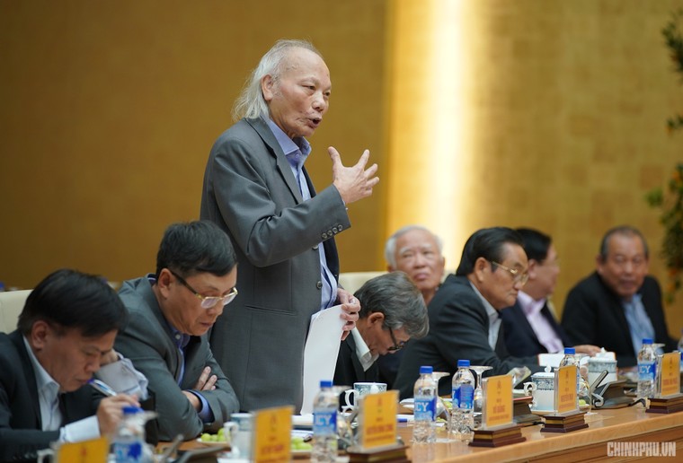 Thủ tướng nghe 'hiến kế' về chiến lược 10 năm ảnh 3