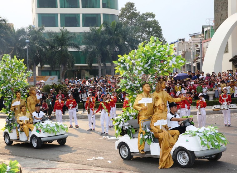 Phó Thủ tướng Trương Hòa Bình vui hội 'Tinh Hoa Đại Ngàn' ảnh 4