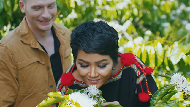 Hoa hậu H'Hen Niê khuấy động Lễ hội đường phố cà phê Buôn Ma Thuột ảnh 2