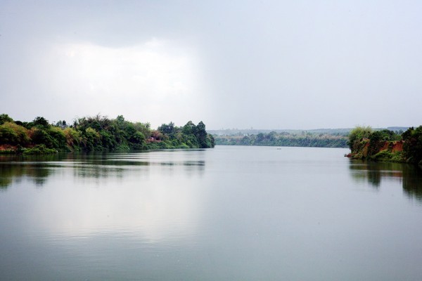 Sông dài nhất nước ta có tên là gì?