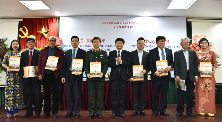 Ra mắt Hội đồng tư vấn ngành Báo chí, Hội đồng Viện Báo chí và Tọa đàm 'Tư vấn chiến lược phát triển Viện Báo chí' ảnh 2