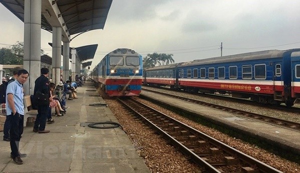 Tăng cường hàng trăm chuyến tàu phục vụ dịp nghỉ lễ 30/4 - 1/5 ảnh 1