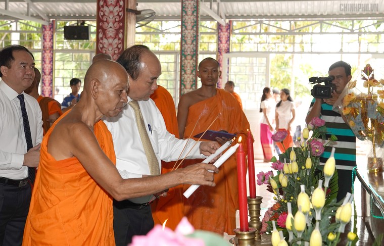 Luôn tạo điều kiện cho đồng bào có đạo thực hiện tốt việc tu hành chân chính ảnh 3