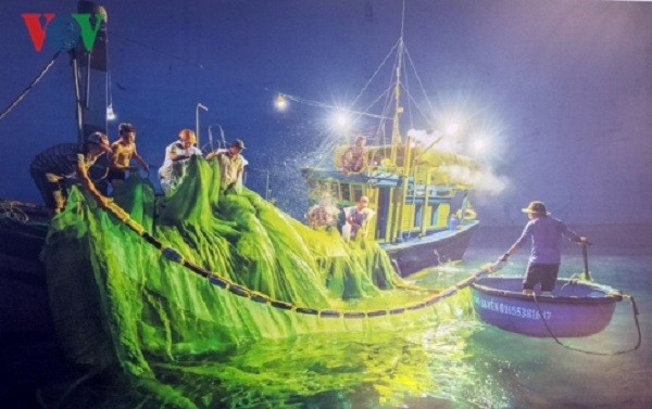 Trưng bày hơn 200 tác phẩm tại triển lãm ‘Biển, đảo quê hương’ ảnh 2