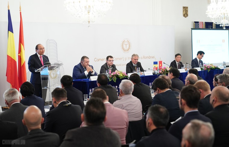 Thủ tướng dự Diễn đàn Doanh nghiệp Việt Nam - Romania ảnh 1