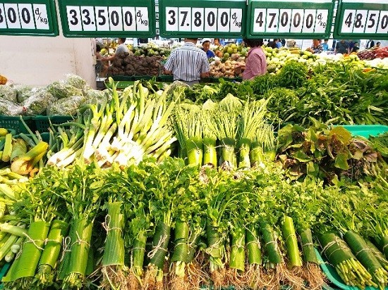 Người dân TP Hồ Chí Minh 'trốn' vào siêu thị để tránh nắng trong ngày nghỉ lễ ảnh 3