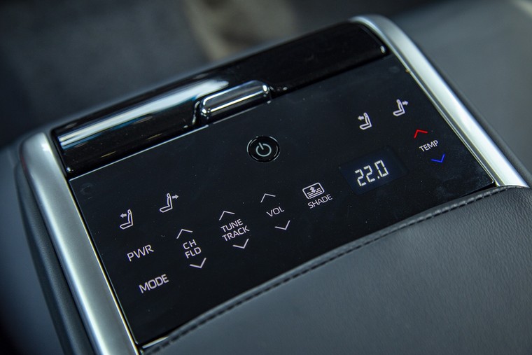 Toyota Việt Nam chính thức giới thiệu mẫu xe Camry thế hệ thứ 8 ảnh 5