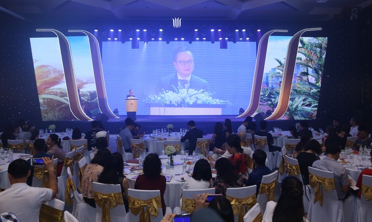 Hàng trăm khách hàng đặt mua căn hộ tại Lễ mở bán Imperia Sky Garden ảnh 1