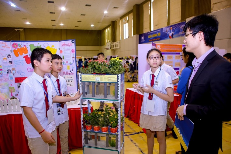 Bất ngờ với các sản phẩm thông minh được chế tạo bởi học sinh cấp 2 ảnh 1