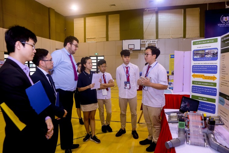 Bất ngờ với các sản phẩm thông minh được chế tạo bởi học sinh cấp 2 ảnh 3