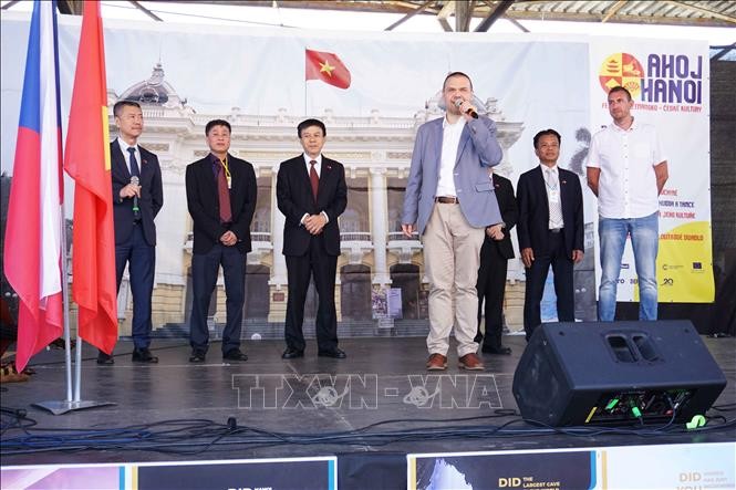 'Ahoj Ha Noi': Lễ hội văn hóa gắn kết cộng đồng Việt - Séc ảnh 1