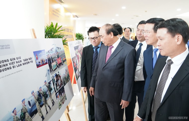 Thủ tướng: Đấu tranh chống các luận điệu xuyên tạc, sai trái ảnh 1