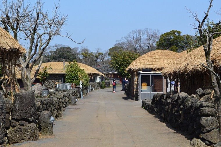 Những điểm đến không thể bỏ lỡ khi tới Jeju - Hàn Quốc vào hè này ảnh 1