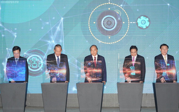 Thủ tướng: E-Cabinet là bước thí điểm ban đầu quan trọng ảnh 1