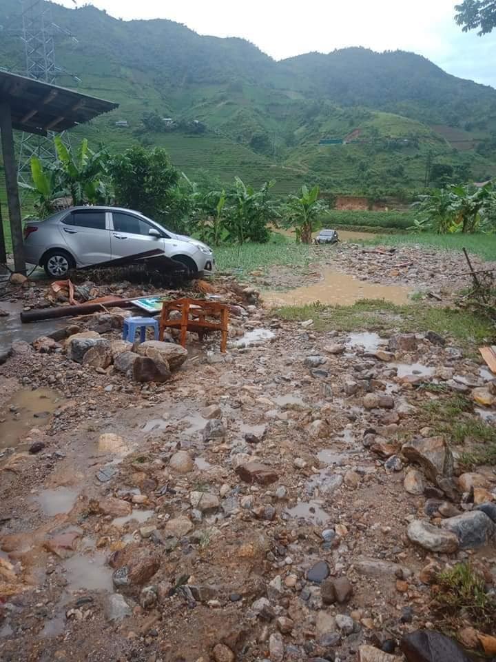 Lũ quét làm sập cầu treo, gây nhiều thiệt hại tại Sa Pa ảnh 2