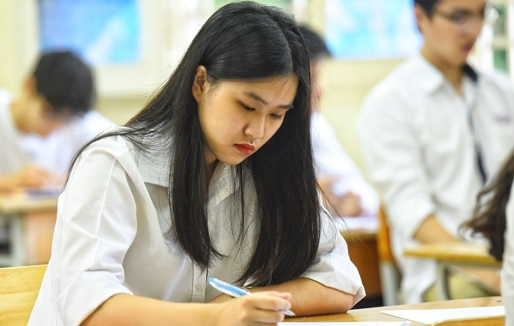 Điểm thi được quyết định thế nào khi hai giám khảo chấm khác nhau? ảnh 1