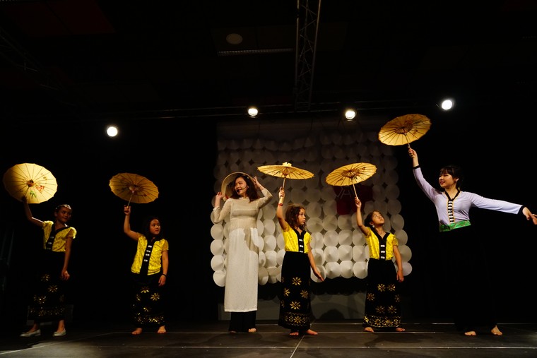 LIGHT UP - Dự án nghệ thuật nhân văn quảng bá văn hoá Việt Nam tại 3 thành phố ở Pháp ảnh 5