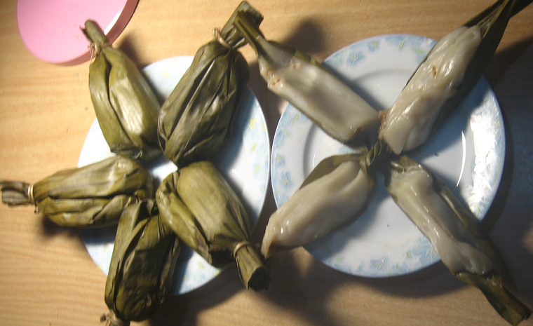 Trong tiếng Mường, bánh uôi được gọi là gì?