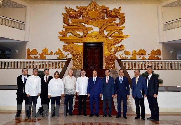 Thủ tướng Nguyễn Xuân Phúc tiếp Bộ trưởng Ngoại giao Philippines ảnh 1