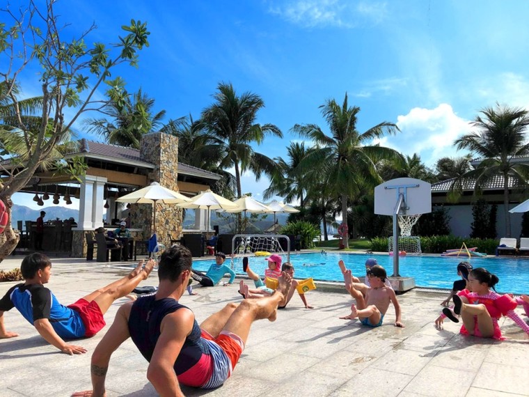  ‘Đột nhập’ lớp học 5 sao trang bị kỹ năng sinh tồn của các ‘kình ngư nhí’ tại Vinpearl ảnh 2