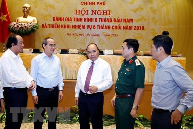 Nghị quyết Chính phủ: Kiên quyết không lùi bước trước khó khăn ảnh 2