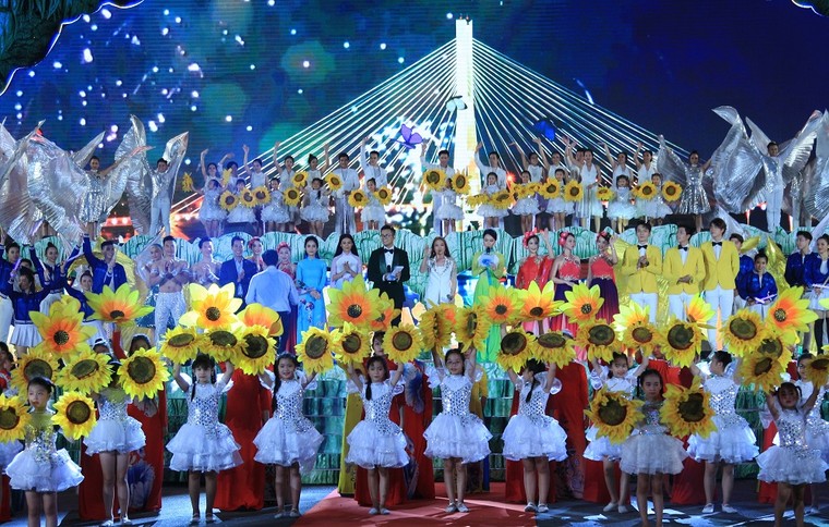 Quảng Bình tưng bừng Khai mạc Lễ hội Hang động năm 2019 ảnh 2