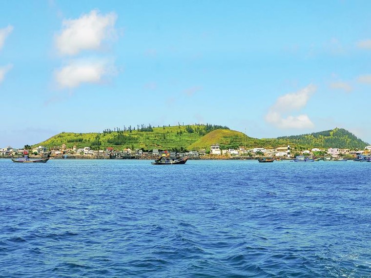 Du lịch Quảng Ngãi: 'Viên ngọc thô' cần mài giũa ảnh 1