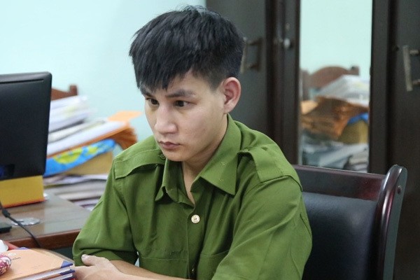 Thanh niên mặc quân phục lẻn vào trụ sở Công an trộm cắp ảnh 1