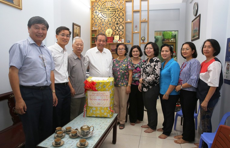 Phó Thủ tướng Thường trực làm việc với Thành ủy TPHCM ảnh 4