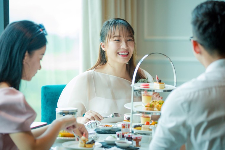 Cận cảnh tiệc trà thượng lưu trên đỉnh kỳ quan thiên nhiên thế giới ảnh 3