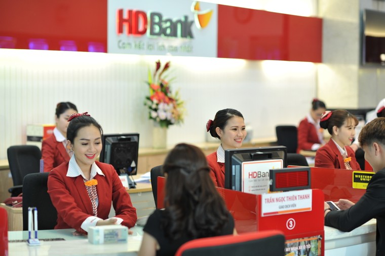 HDBank báo lãi 2.211 tỷ đồng, nợ xấu ngân hàng dưới 1% ảnh 1