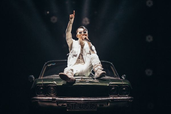 Sky Tour - Thời của biểu diễn chiều fan và nhà tài trợ ảnh 3