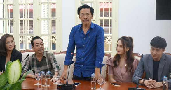 Bộ Văn hóa, Thể thao và Du lịch tặng bằng khen cho đoàn phim 'Về nhà đi con' ảnh 1