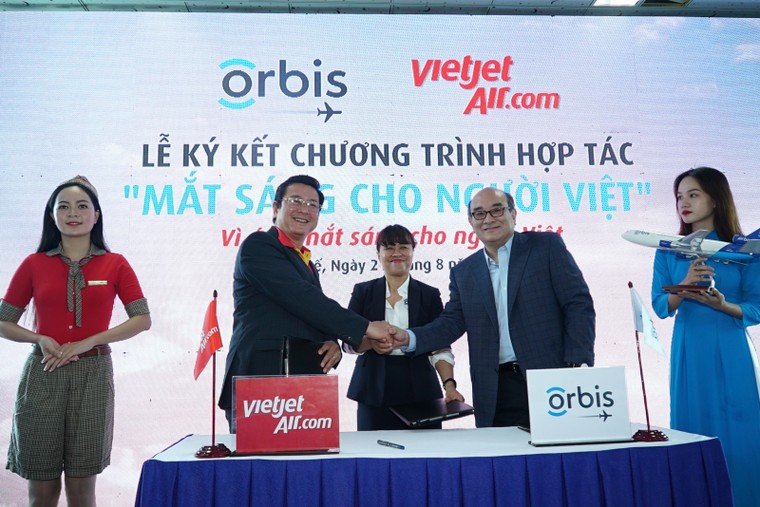 Vietjet đồng hành cùng bệnh viện bay trên không mang 'Mắt sáng cho người dân' ảnh 3