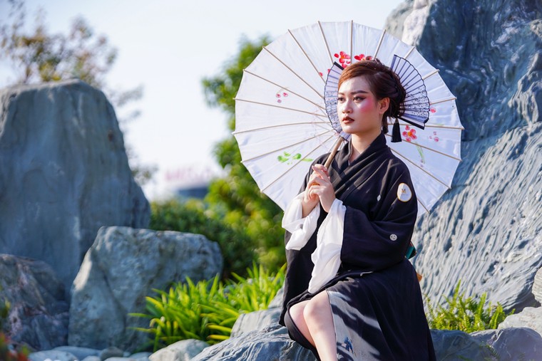 Cộng đồng cosplay 'phát cuồng' với điểm sống ảo mới ở Hà Nội ảnh 5