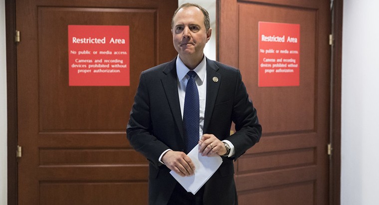 Ông Trump yêu cầu Chủ tịch Ủy ban Tình báo Hạ viện từ chức ảnh 1