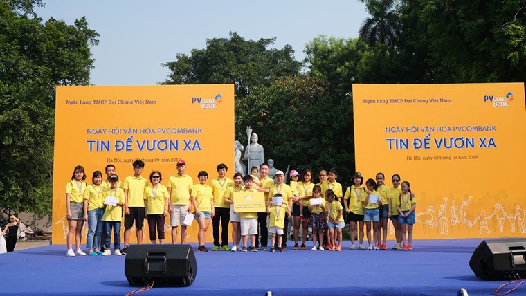 Gần 10.000 người tham gia đi bộ trong Ngày hội văn hóa PVcomBank 2019 ảnh 1