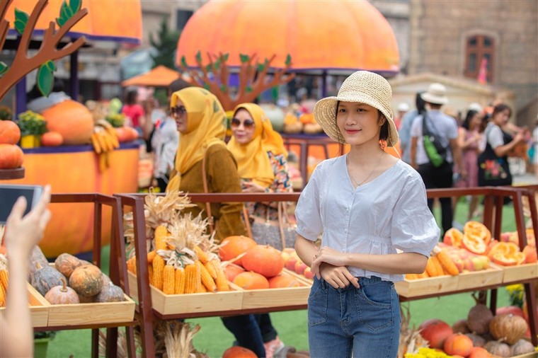 Happy Halloween, du khách Miền Trung Tây Nguyên tiếp tục hưởng mức giá ưu đãi khi tới Bà Nà Hills ảnh 8