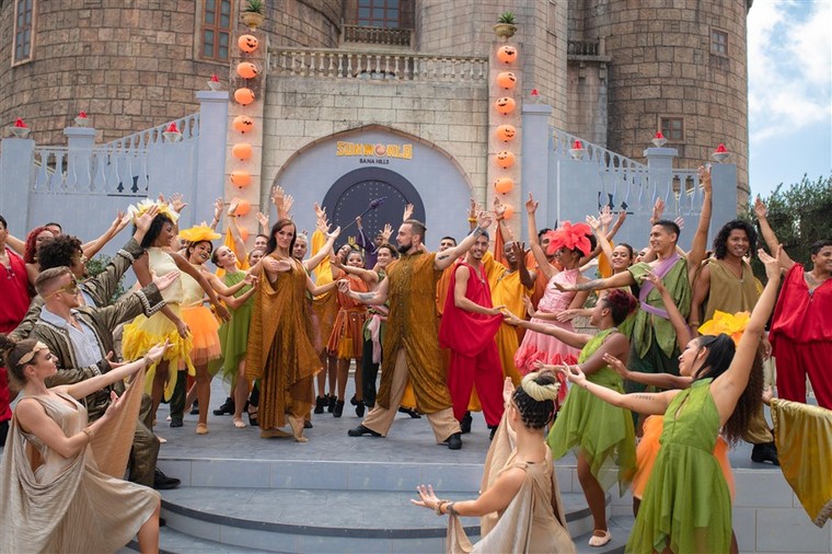 Happy Halloween, du khách Miền Trung Tây Nguyên tiếp tục hưởng mức giá ưu đãi khi tới Bà Nà Hills ảnh 9