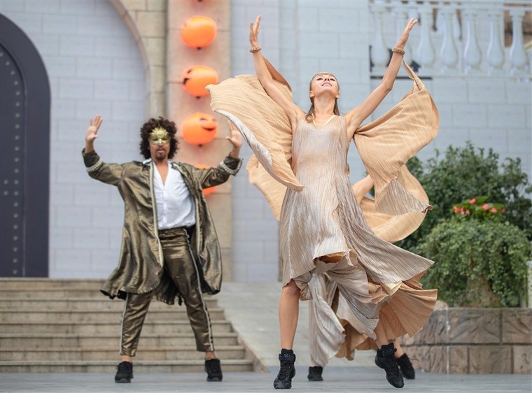 Happy Halloween, du khách Miền Trung Tây Nguyên tiếp tục hưởng mức giá ưu đãi khi tới Bà Nà Hills ảnh 10