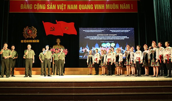 Giao lưu văn hóa nghệ thuật Việt Nam – Liên bang Nga ảnh 2