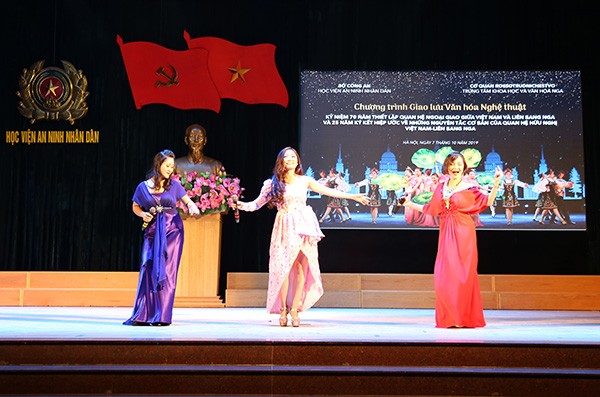 Giao lưu văn hóa nghệ thuật Việt Nam – Liên bang Nga ảnh 3