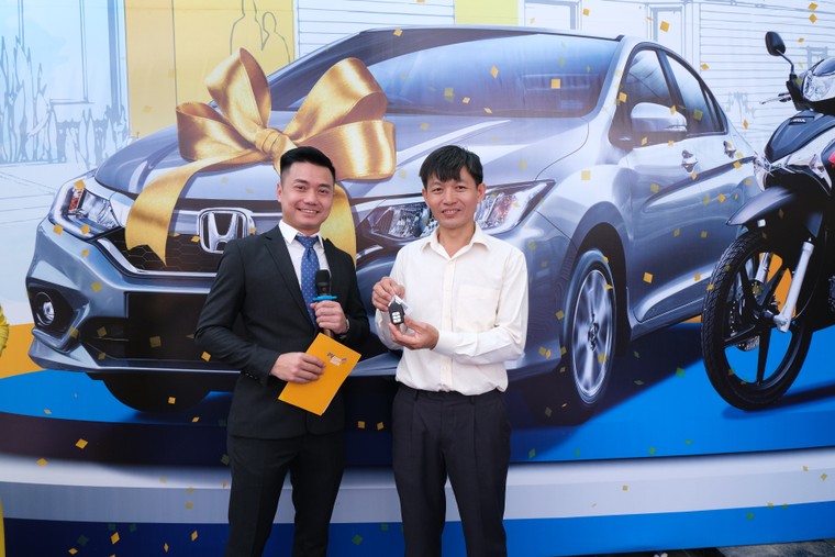 PVcomBank trao tặng xe ô tô Honda City cho khách hàng trúng thưởng chương trình khuyến mại Hè 2019 ảnh 1